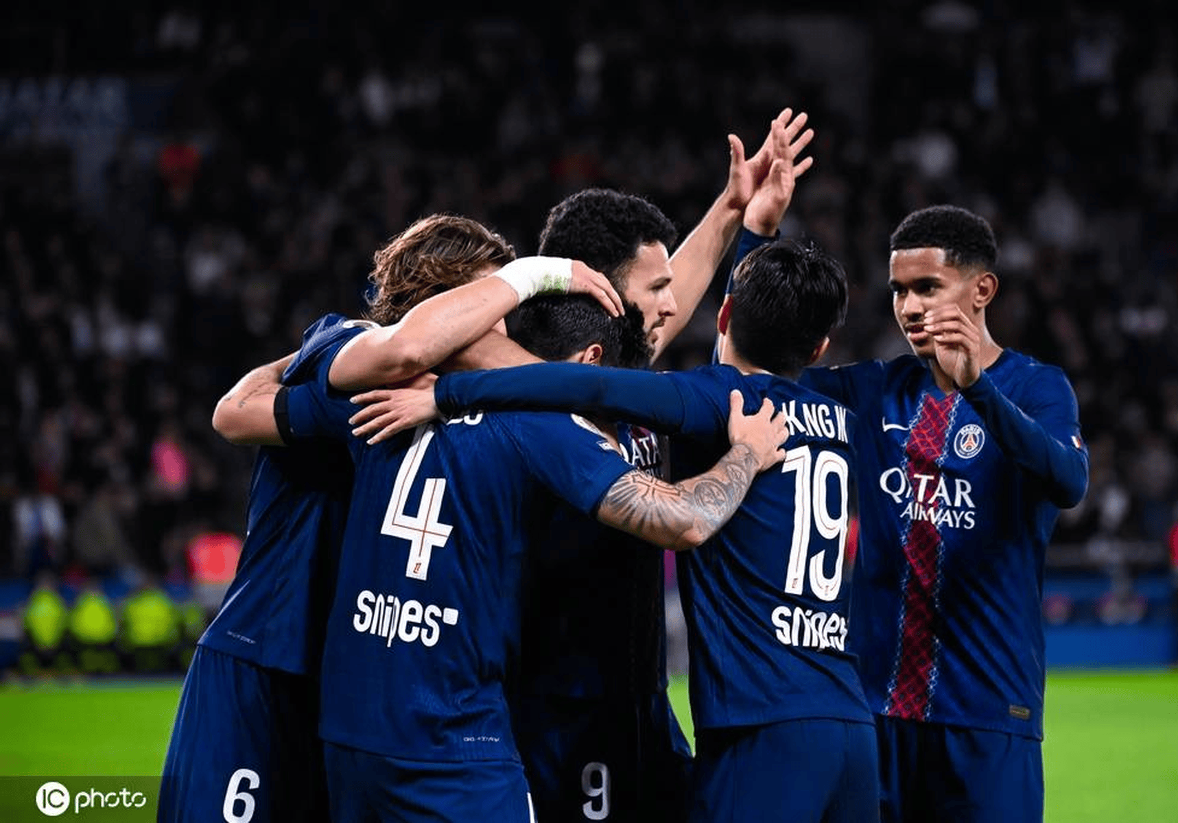 奇兵！萨格斯首节高效10分3助攻，带领魔术领先尼克斯（萨格斯首节爆发砍下10分3助攻，助魔术取得对尼克斯的领先）