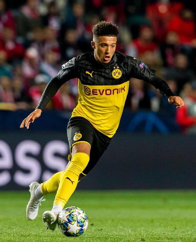 波兰足协谴责投掷烟火球迷：绝不容忍任何违反安全规定的行为