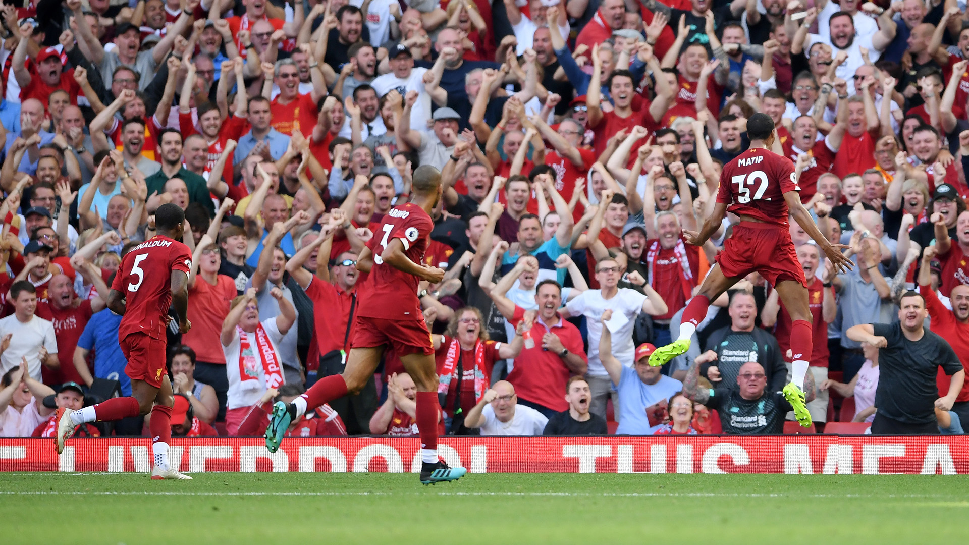 圣地亚哥教士与旧金山巨人在墨西哥城举办海外系列赛，体现了大联盟的全球化野心