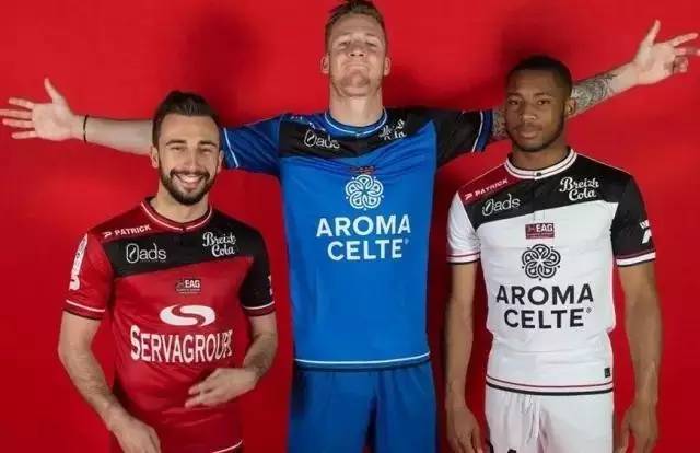 全网首发，足球纪录电影《决战梭鱼湾》明日12：00登陆爱奇艺